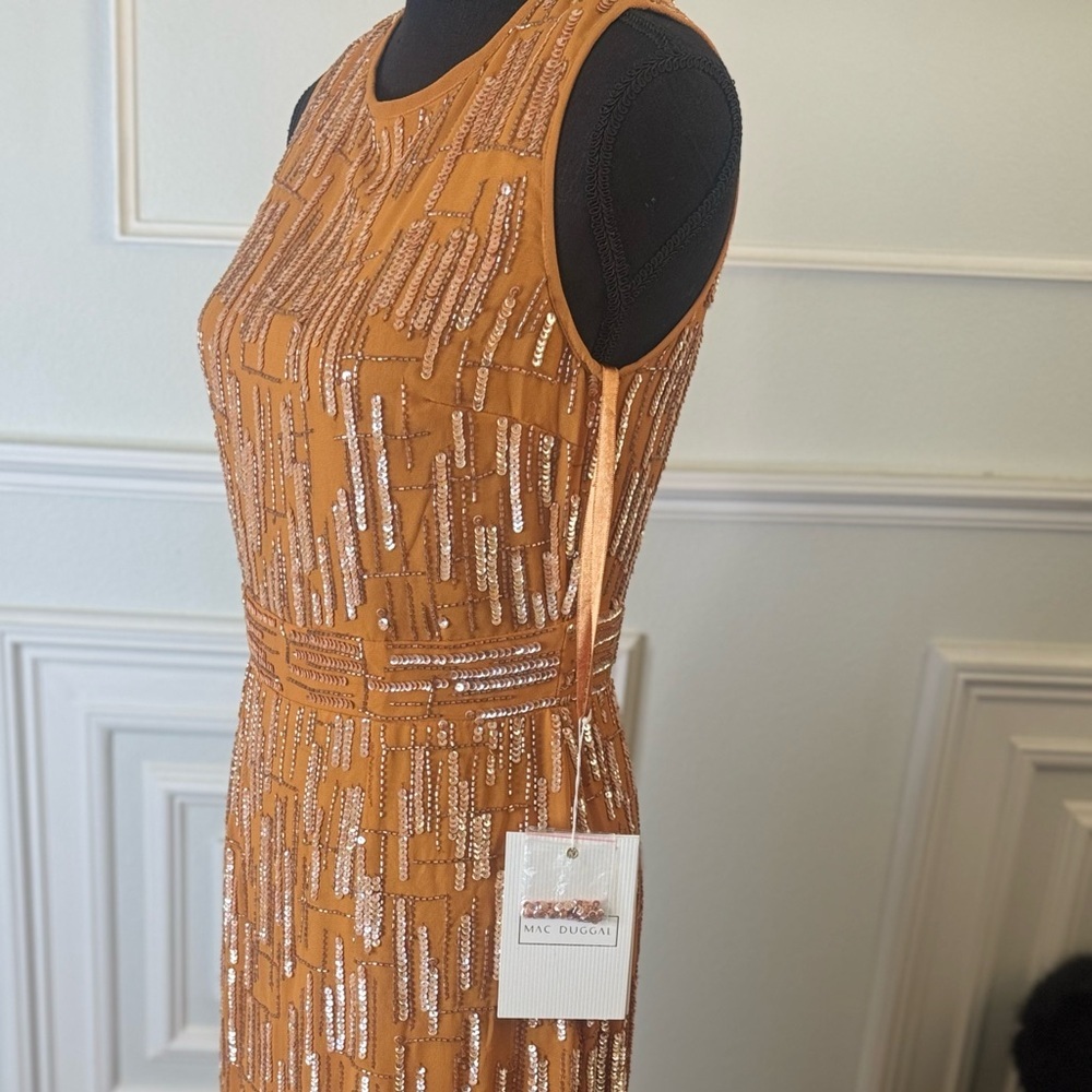 Mac Duggal
Sleeveless Abstract Beaded Midi Dress - Picture 5 of 11